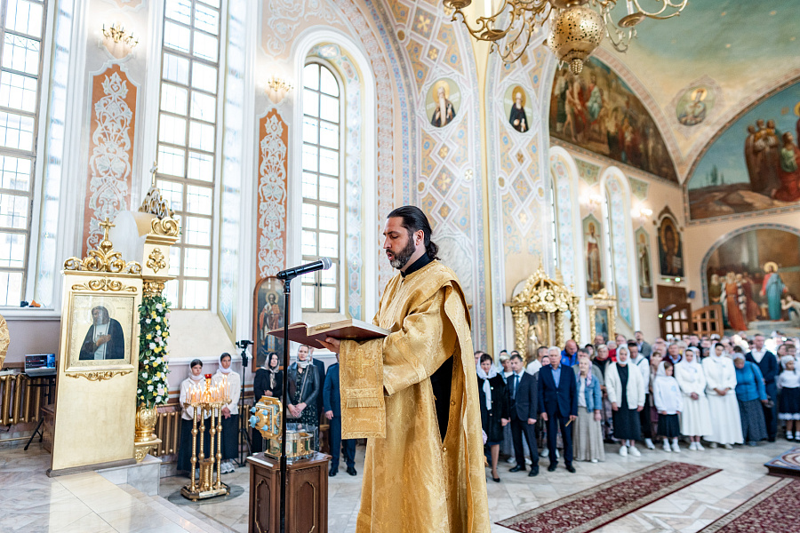 Божественная литургия в соборе Всемилостивого Спаса Вознесенской Давидовой пустыни